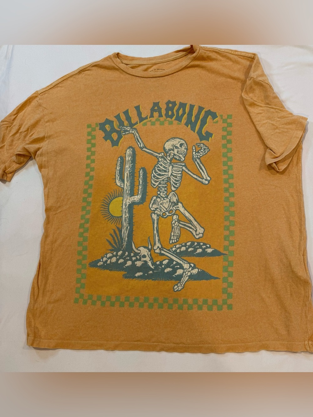 Billabong Graphic Tee โ Desert Skeleton Design โ Size XS